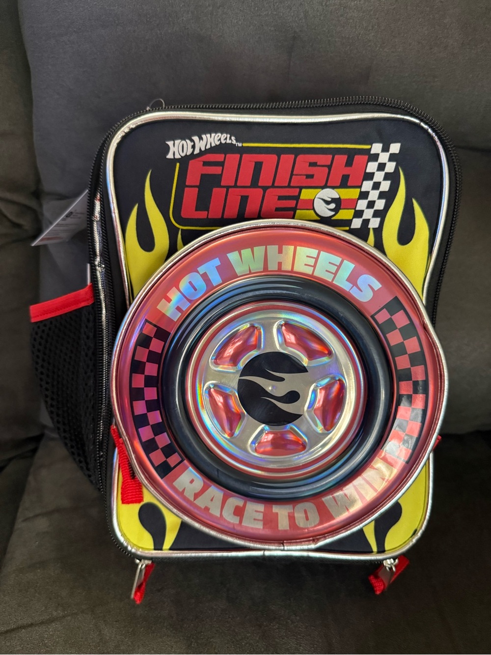 Hot Wheels Finish Line Kids lunch box — Red & Black